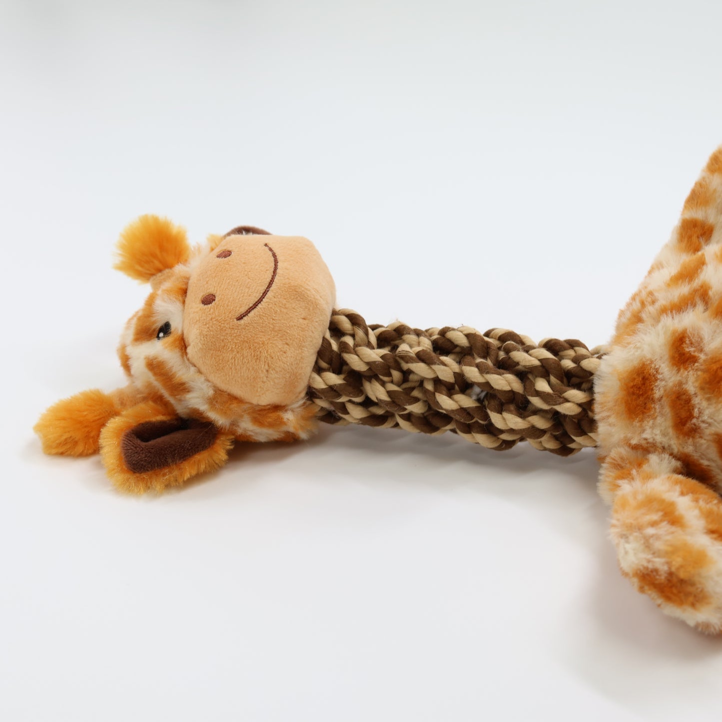 Tug and Toss Giraffe 15"